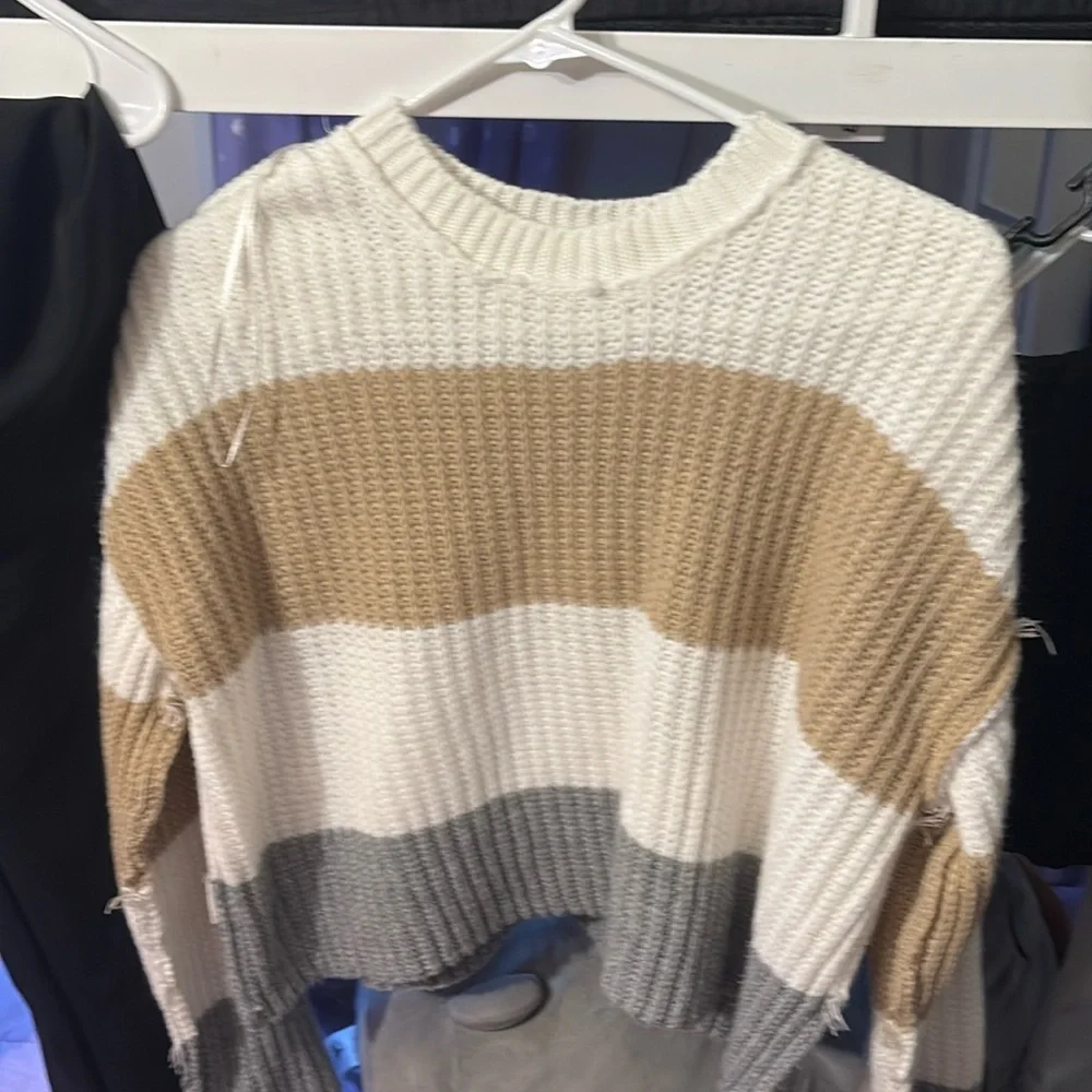 Sweater - Picture 1 of 2